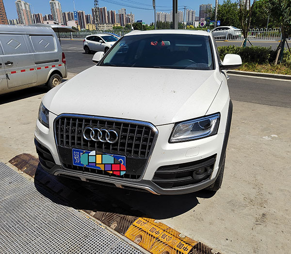 汽車擋風玻璃上有劃痕怎么修復？